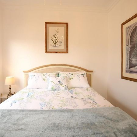 Bridgecroft Villa - French Provincial In Richmond With Spa Eksteriør billede